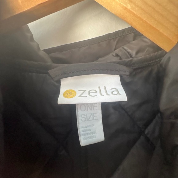 Zella Black Quilted Hooded Poncho Zip Front Diamond Stitch Cape with Pockets - Picture 13 of 15